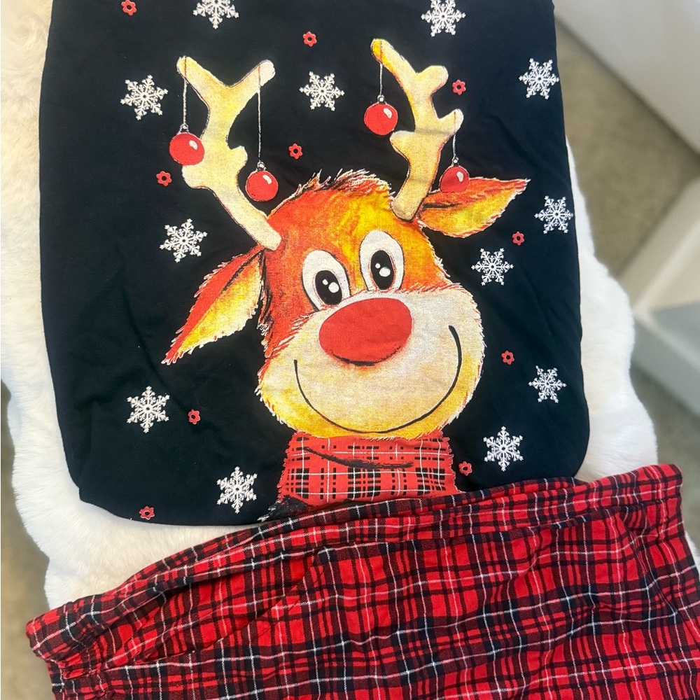 Festive Reindeer Pajamas XL